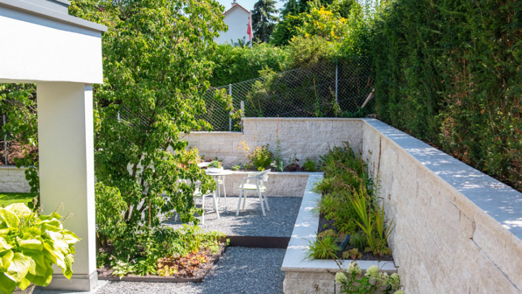 Wohngarten mit Blütenflair